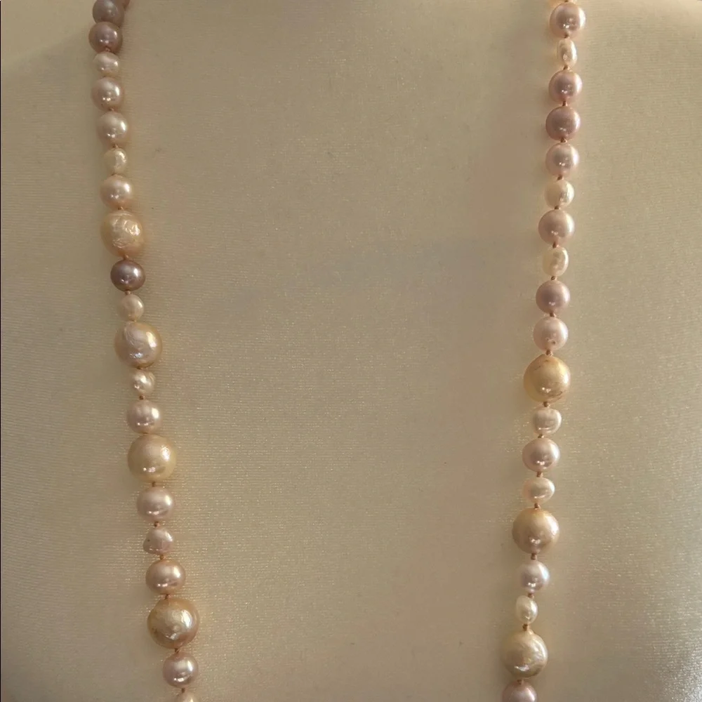 Chan Luu Pink and Cream Pearl Necklace - Picture 4 of 4